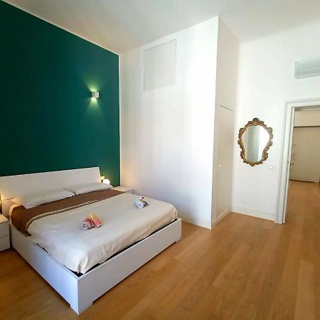 Ferienwohnung Charming Ringhiera House In The Heart Of Mailand Exterior foto