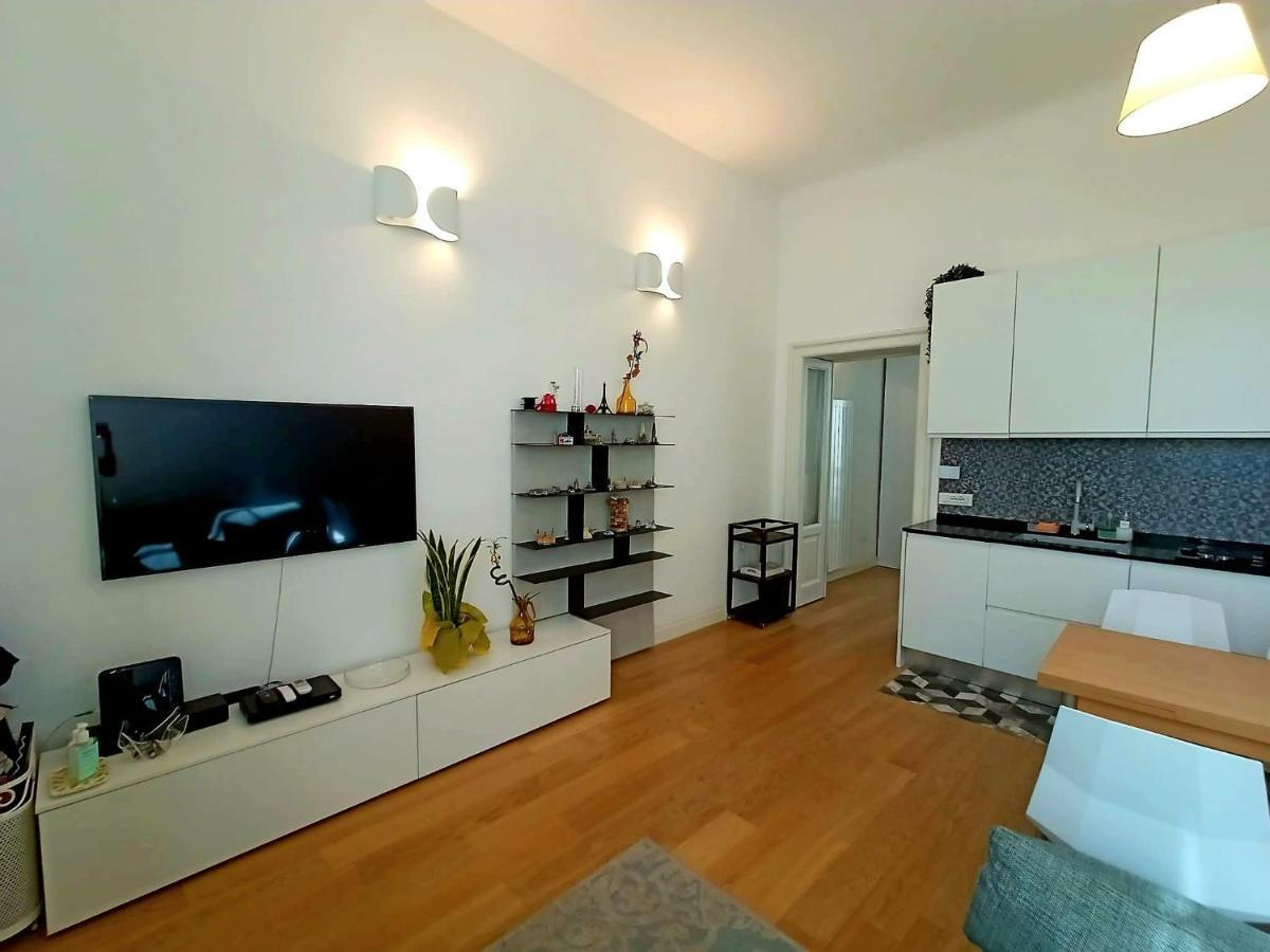Ferienwohnung Charming Ringhiera House In The Heart Of Mailand Exterior foto
