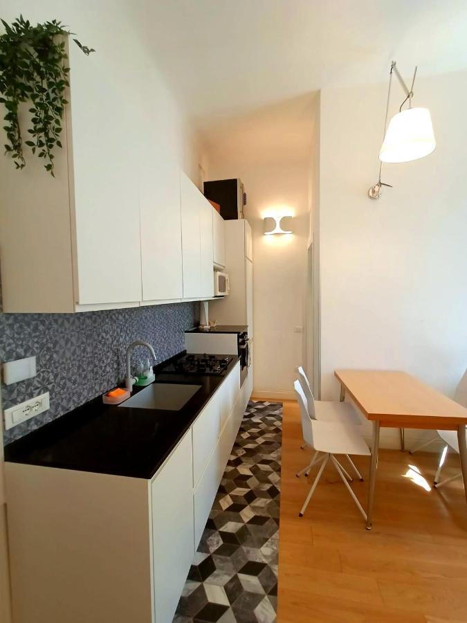 Ferienwohnung Charming Ringhiera House In The Heart Of Mailand Exterior foto