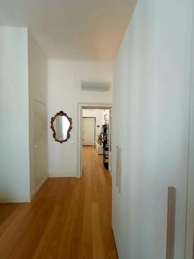 Ferienwohnung Charming Ringhiera House In The Heart Of Mailand Exterior foto